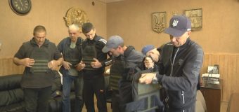 Мешканці громади з Харківської області отримали бронежилети ві БФ “Едельвейс”
